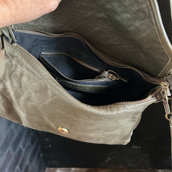 Wanderers Travel Co. THE MARSEILLE WOVEN CROSSBODY CLUTCH in green - Picture 3 of 5